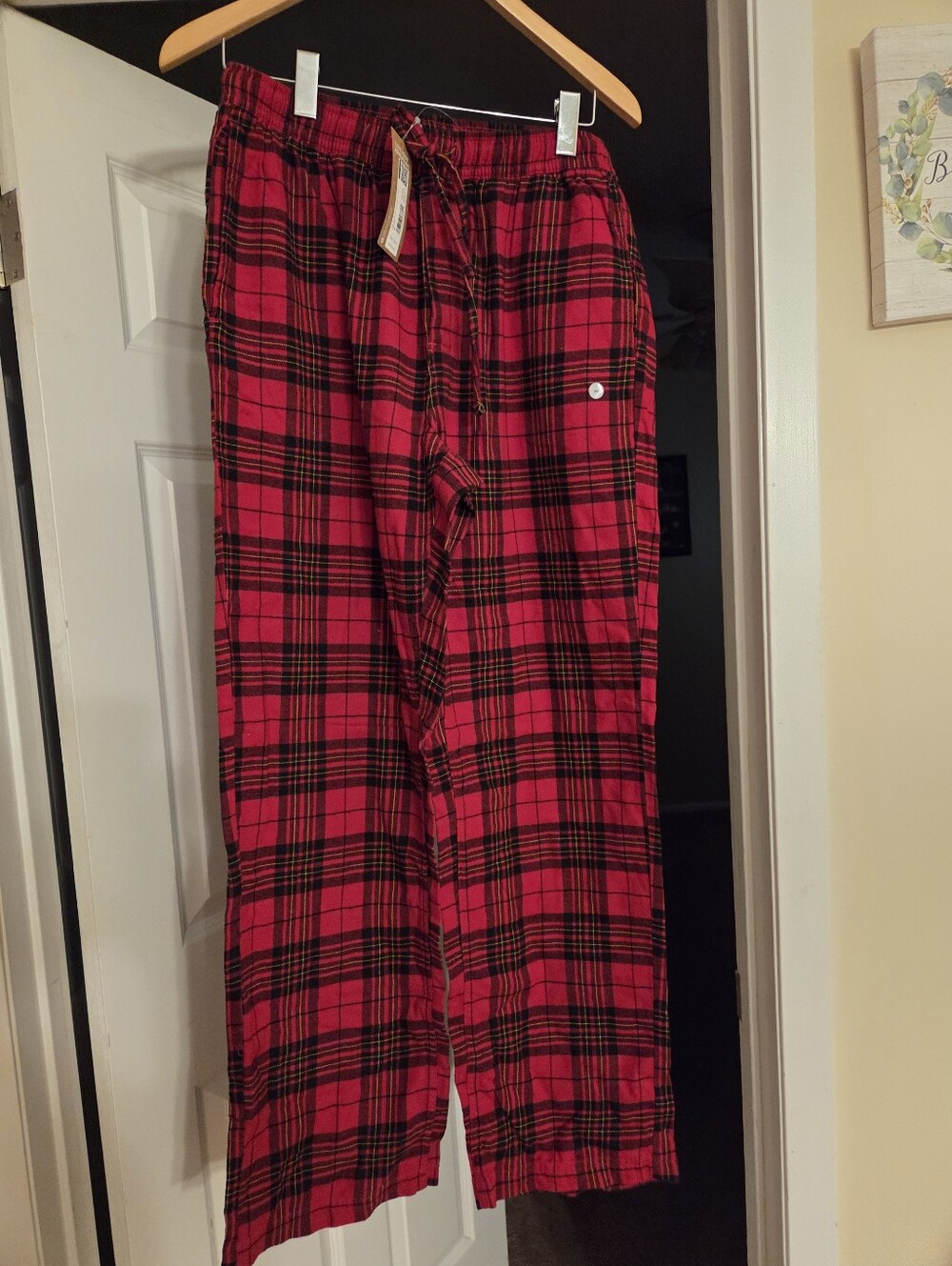 Eddie Bauer Red and Black Plaid Flannel Pants Size Medium NWT